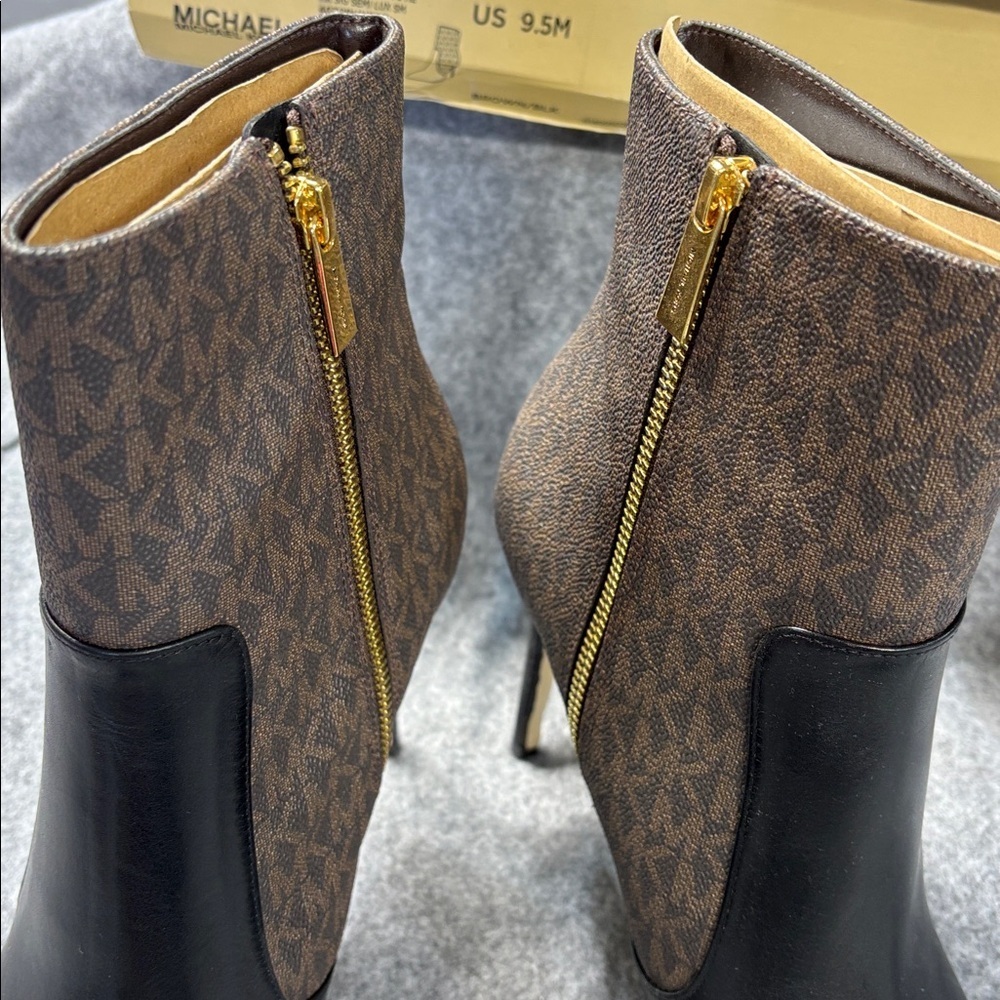 MICHAEL MICHAEL KORS
Rue stiletto Logo and Leather boot 9.5 - Picture 4 of 11